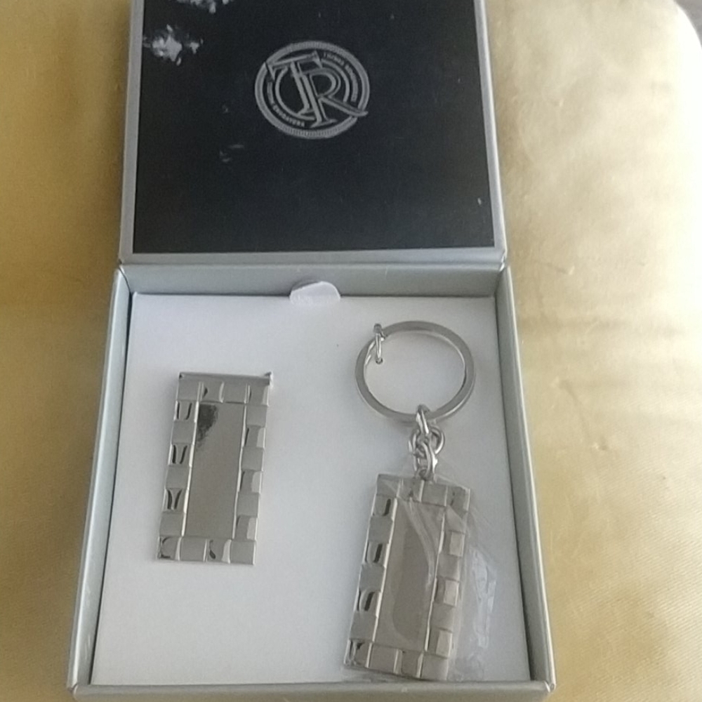 Cobblestone key chain and money clip